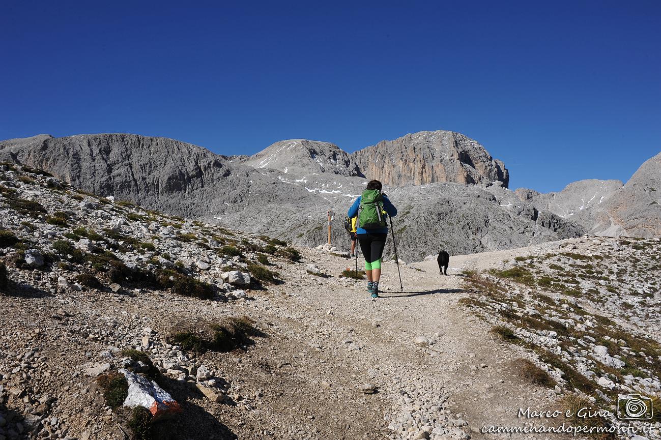 036 Val Duron Lago e Rifugio Antermoia - Passo de Dona.JPG